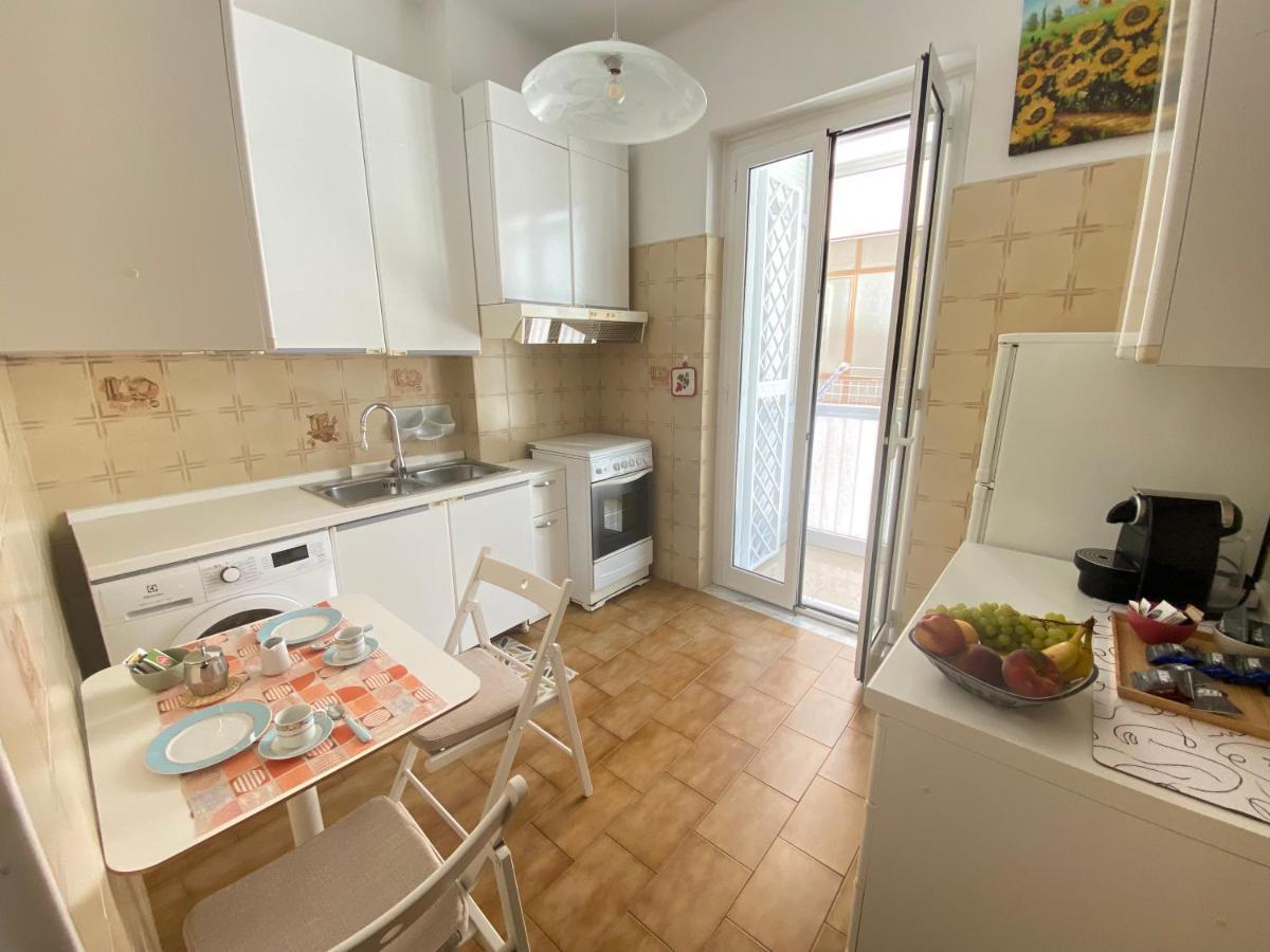 Ferienwohnung Dimora De Amicis 88 Bari Exterior foto