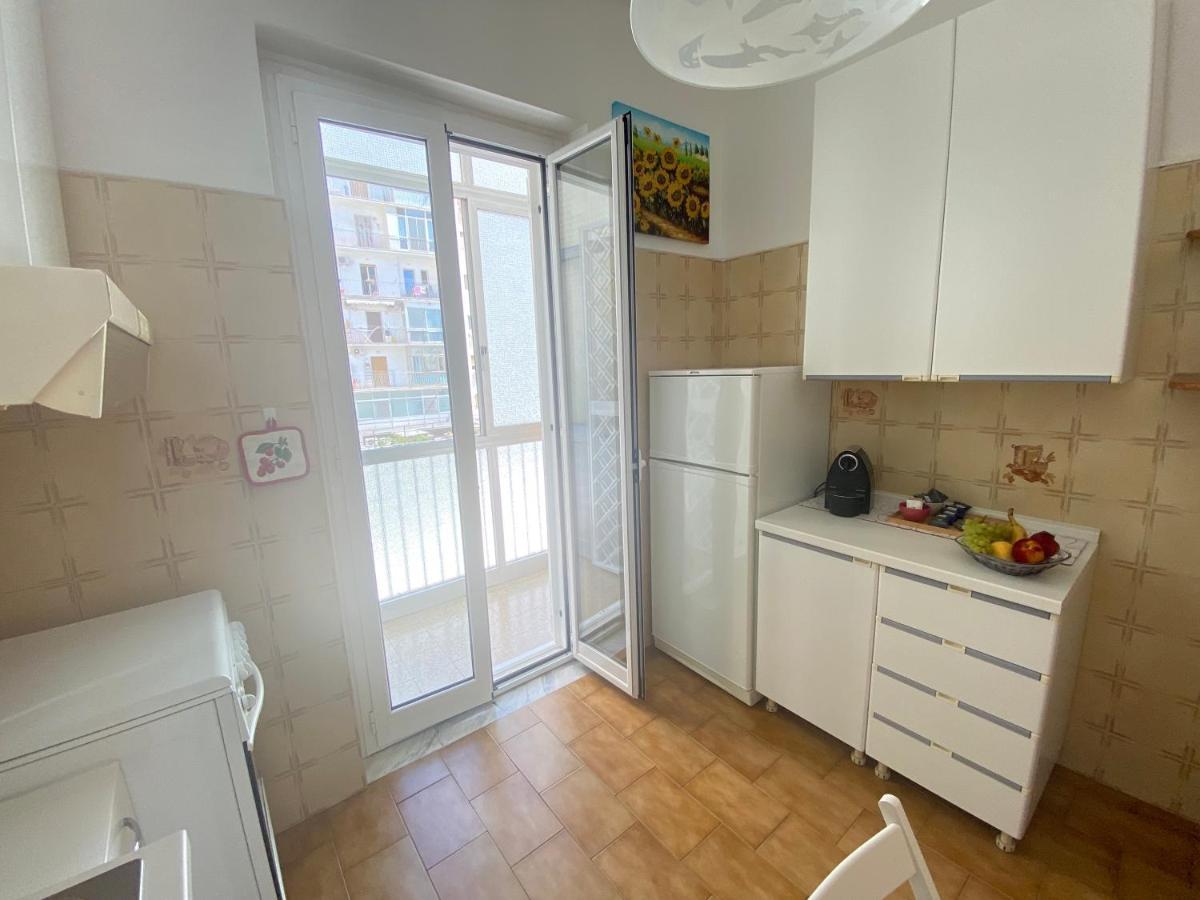 Ferienwohnung Dimora De Amicis 88 Bari Exterior foto