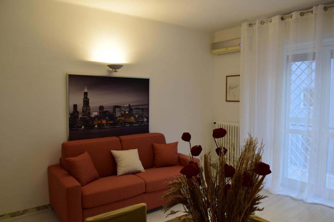 Ferienwohnung Dimora De Amicis 88 Bari Exterior foto